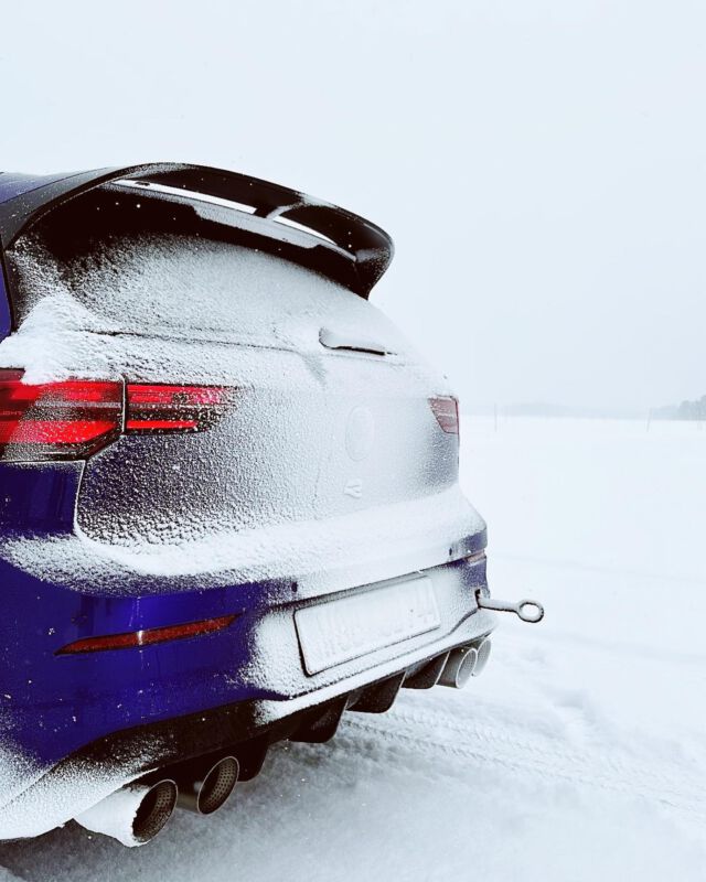 Find us in the snow! 🏎️💨

#drivingexperience #icedrift #sweden #arvidsjaur #volkswagengolfr #golfr #snowexperience #vacation